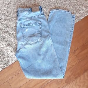 American Eagle Distressed Mom Straight Jeans size 00